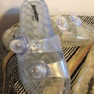 2 FOR 1—2 pairs of Vintage Gel Sandals